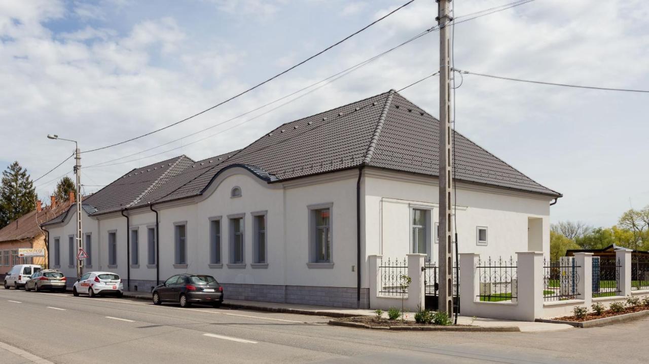 PoroszlóNotarius Vendeghaz住宿加早餐旅馆 外观 照片